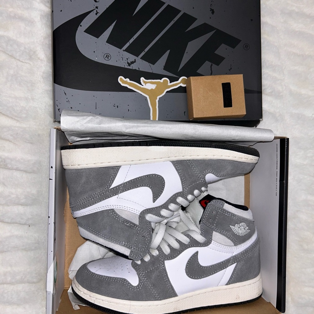 Retro High OG - Picture 6 of 6
